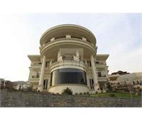 ویلای مجلل علی‌ کریمی